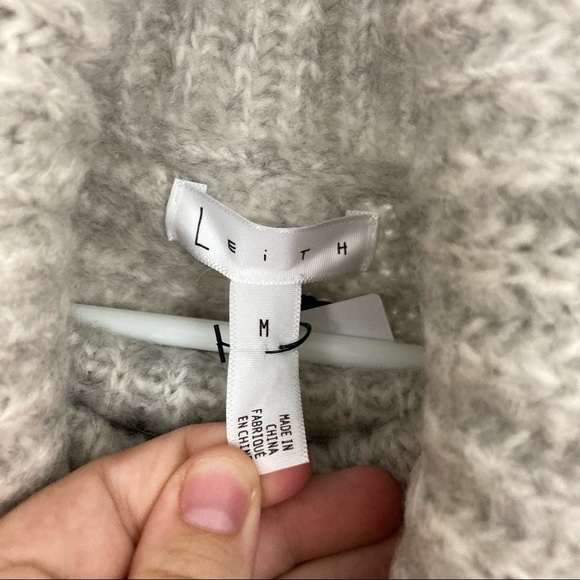 Leith Nordstrom NEW Womens Size Medium Gray Soft Turtleneck Sweater NWT - Picture 3 of 7